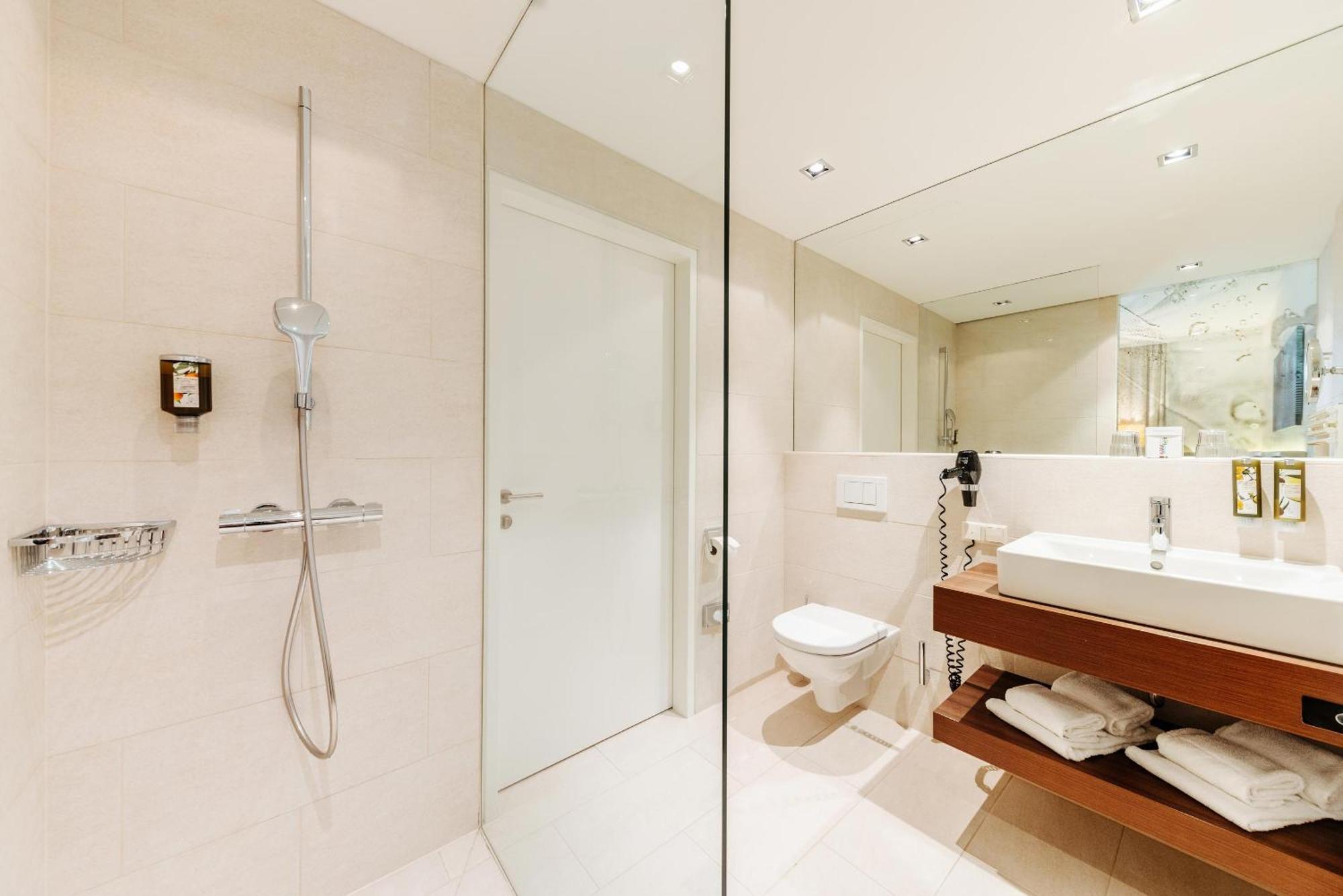 Thermenhotel Karawankenhof フィラハ エクステリア 写真